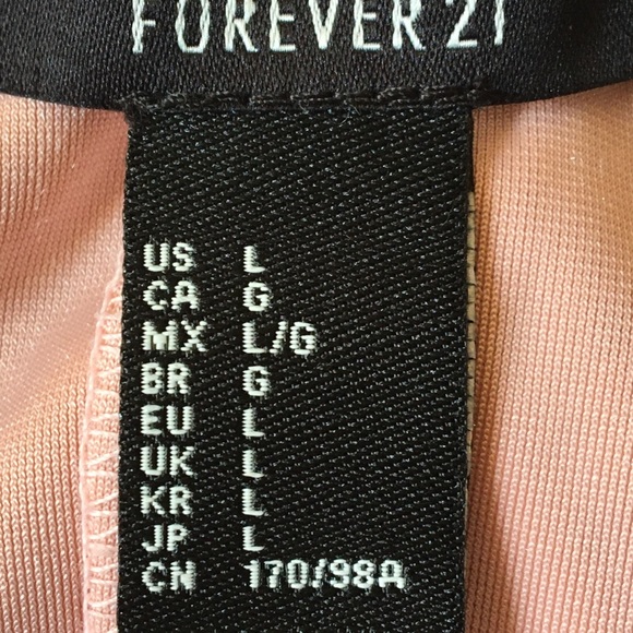 Forever 21. - Picture 5 of 6